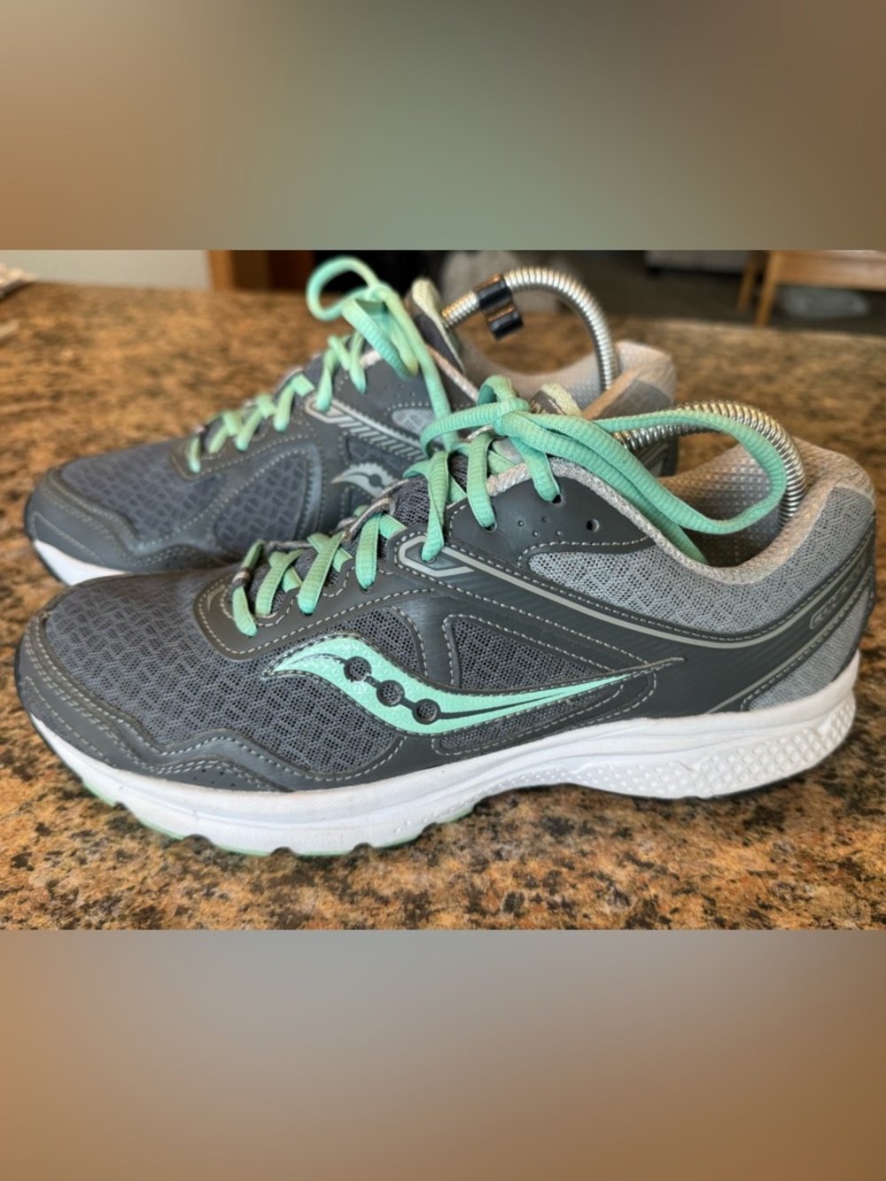 Saucony Shoes Cohesion 10 Women’s Size 10 Gray Mint Green Athletic Running